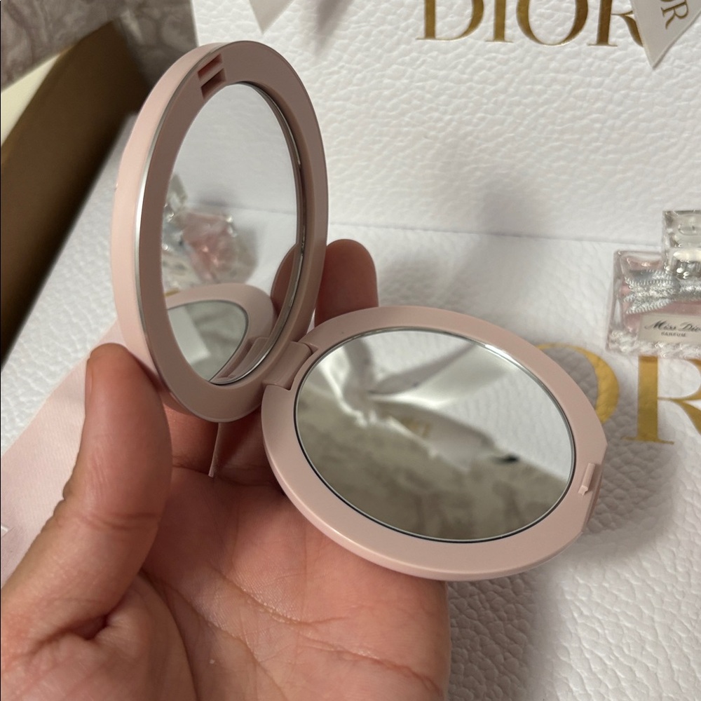 Dior Pink Gift Set - Picture 4 of 11